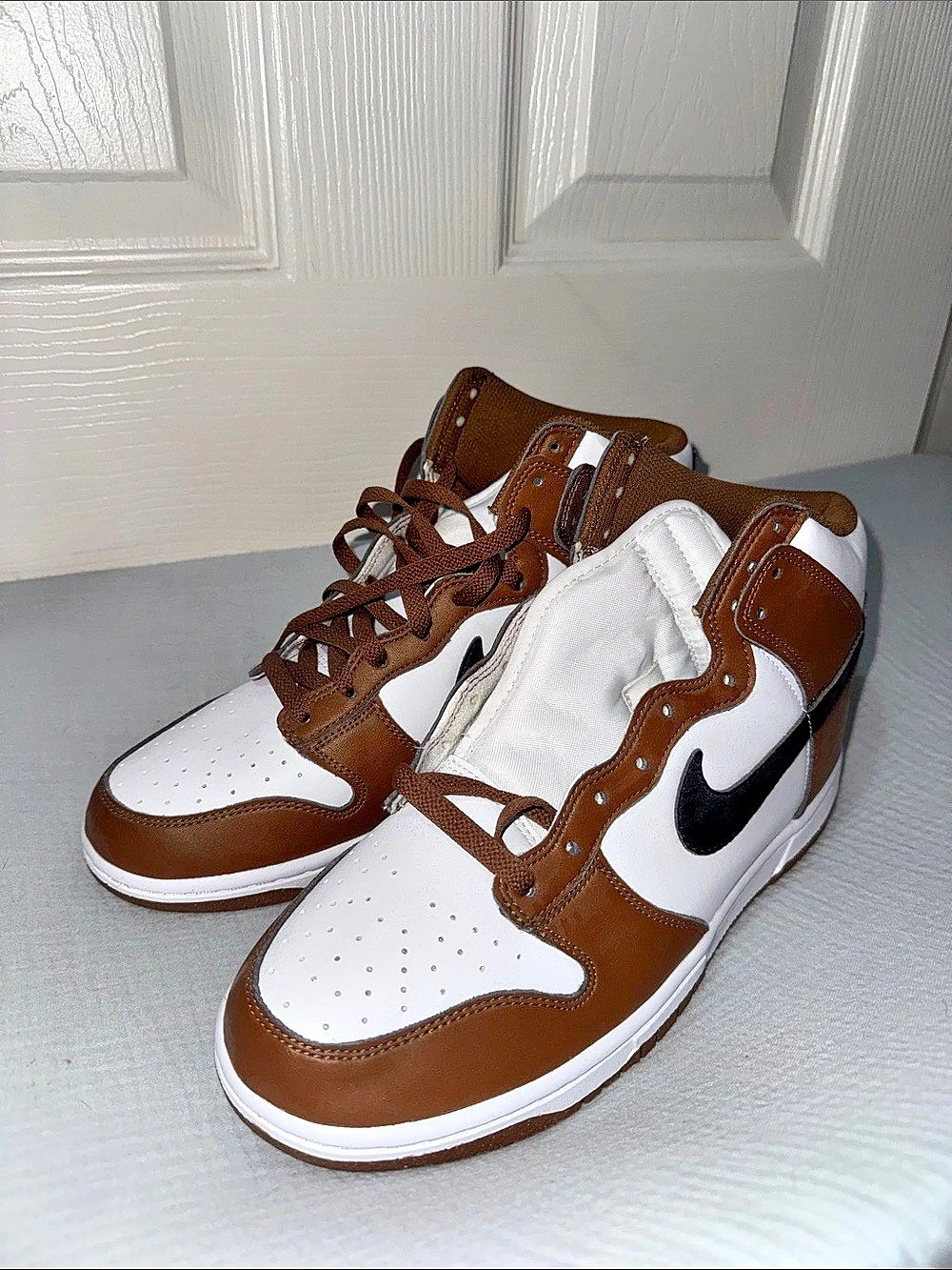Nike Dunk High-Top Sneakers in Brown & White Like New